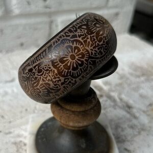 🔴NWT Wooden Chunky Bangle Handmade Carved Flower Statement Wrap Bracelet